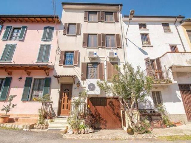Villa Indipendente in vendita a Canneto Pavese, Lombardia