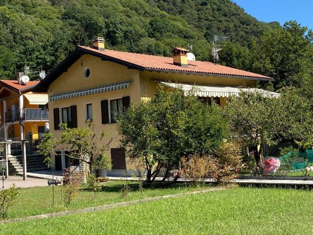Villa Indipendente in vendita a Traffiume, Piemonte