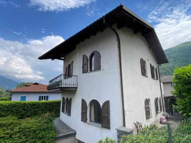 Villa Indipendente in vendita a Traffiume, Piemonte