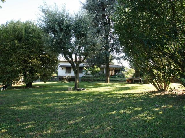 Villa Indipendente in vendita a Canonica D'adda, Lombardia