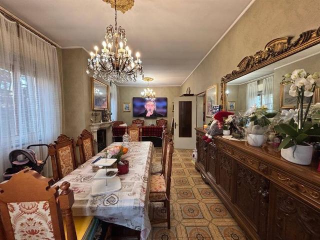 Villa Indipendente in vendita a Canonica D'adda, Lombardia