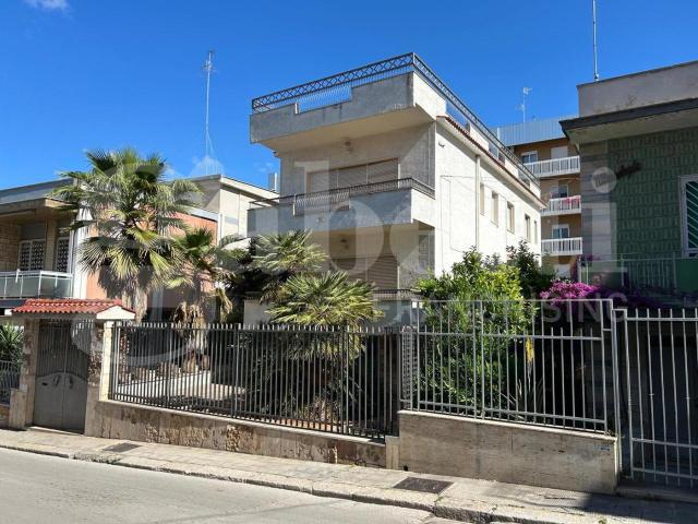 Villa Indipendente in vendita a Puglia, Barletta-andria-trani