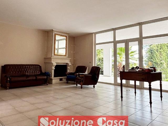 Villa Indipendente in vendita a Canosa di Puglia, Barletta-Andria-Trani