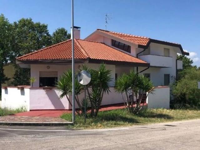 Villa Indipendente in vendita a Canosa Sannita, Abruzzo