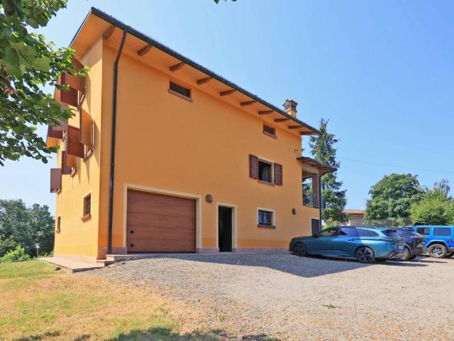 Villa Indipendente in vendita a Val d’Enza, Re