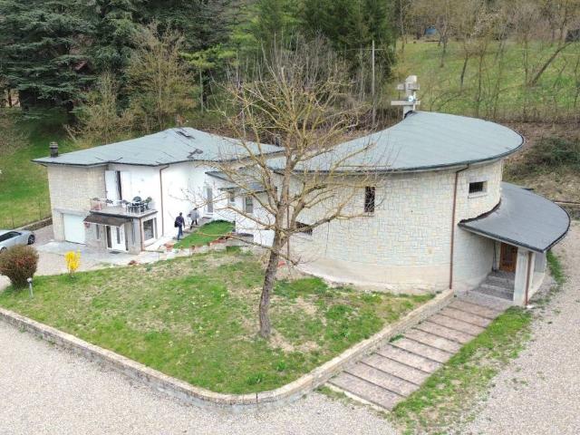 Villa Indipendente in vendita a Val d’Enza, Re