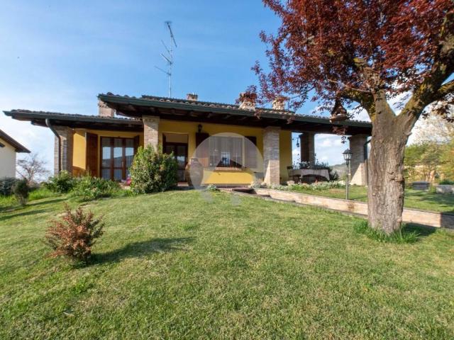 Villa Indipendente in vendita a Val d’Enza, Re