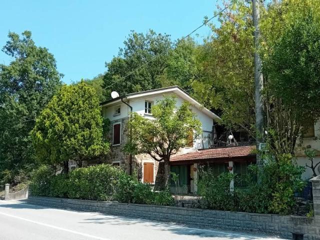Villa Indipendente in vendita a Val d’Enza, Re