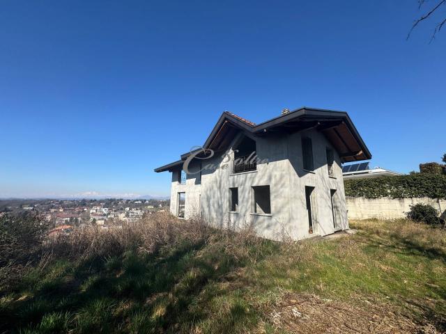 Villa Indipendente in vendita a Villaggio Trieste, Cantù