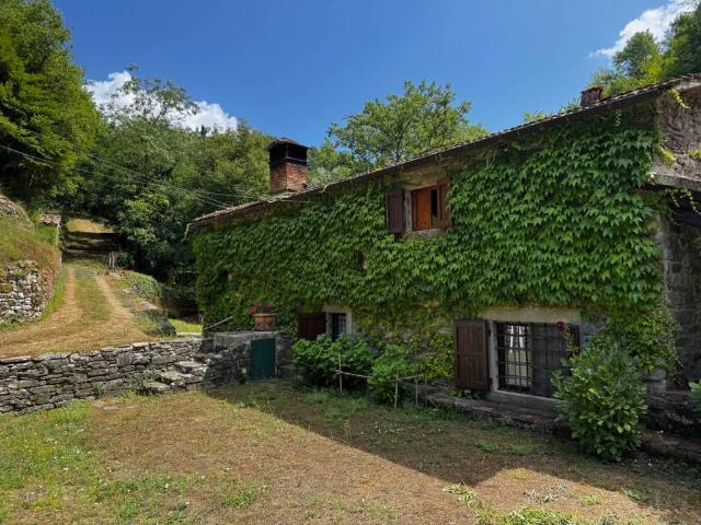 Villa Indipendente in vendita a Cantagallo, Toscana