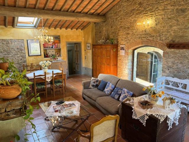 Villa Indipendente in vendita a Cantagallo, Usella