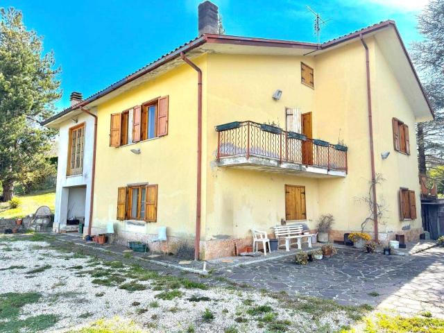 Villa Indipendente in vendita a Rieti, Lazio