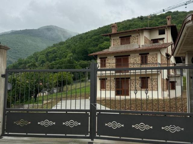 Villa Indipendente in vendita a Cantalice, Lazio