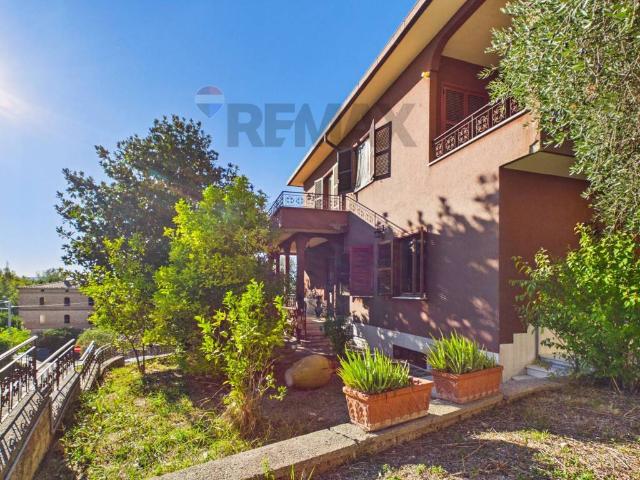 Villa Indipendente in vendita a Cantalupo in Sabina, Rieti