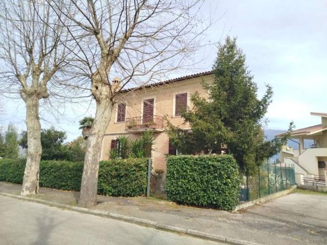 Villa Indipendente in vendita a Cantalupo In Sabina, Lazio