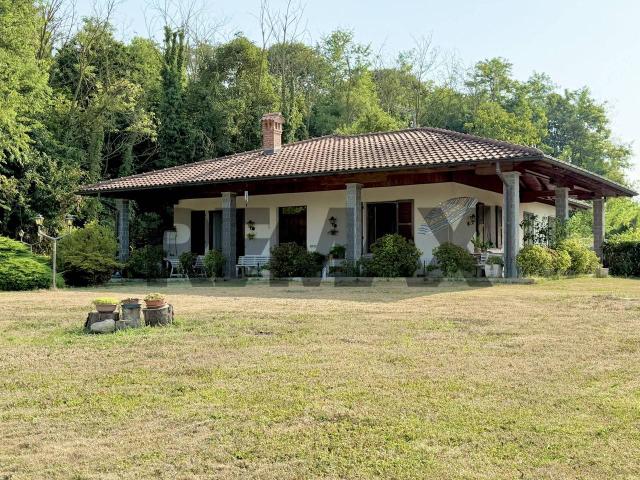 Villa Indipendente in vendita a Comunità Montana del Piambello, Cantello