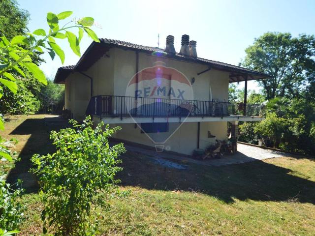 Villa Indipendente in vendita a Comunità Montana del Piambello, Cantello