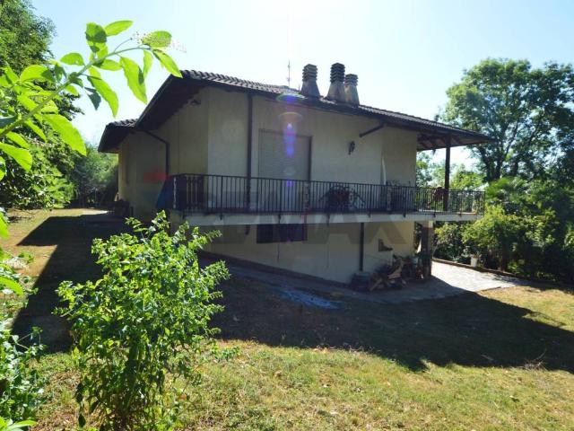 Villa Indipendente in vendita a Comunità Montana del Piambello, Cantello