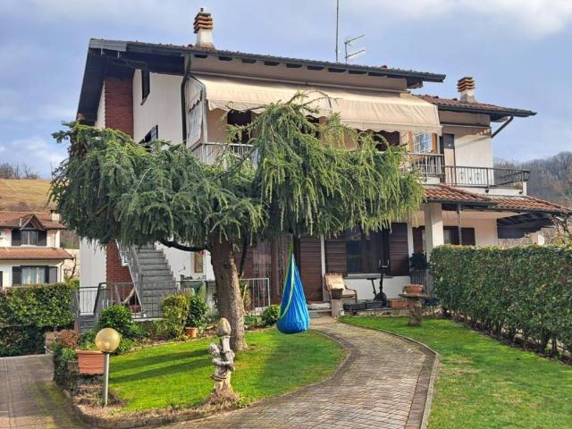Villa Indipendente in vendita a Comunità Montana del Piambello, Cantello