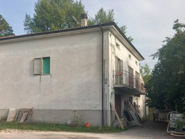 Villa Indipendente in vendita a Cantiano, Pesaro e Urbino