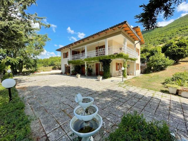 Villa Indipendente in vendita a Marche, Pesaro E Urbino