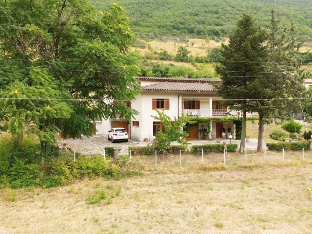Villa Indipendente in vendita a Marche, Pesaro E Urbino