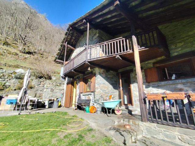 Villa Indipendente in vendita a Unione Montana di Comuni delle Valli di Lanzo, Ceronda e Casternone, Piemonte