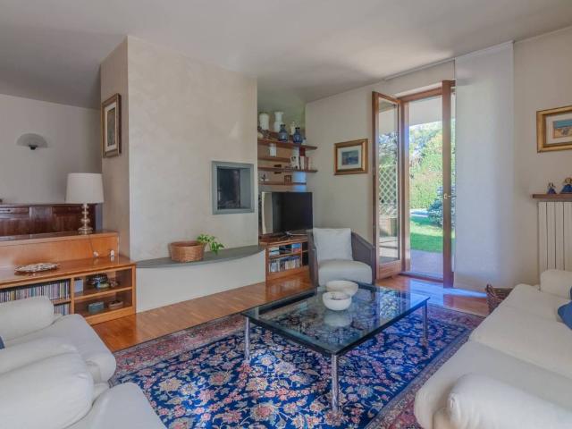 Villa Indipendente in vendita a Villaggio Trieste, Cantù