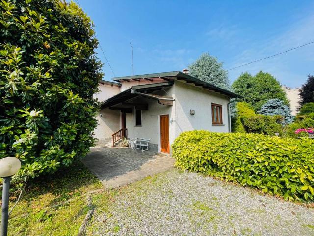 Villa Indipendente in vendita a Cantù, Lombardia