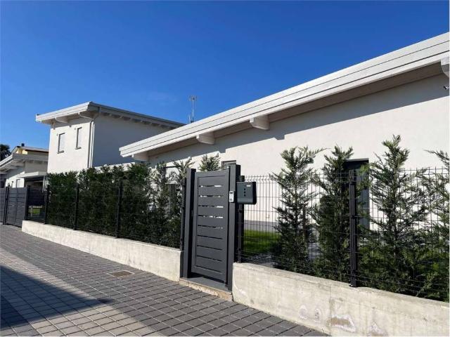 Villa Indipendente in vendita a Villaggio Trieste, Cantù