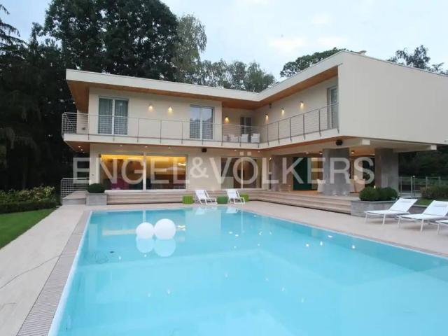 Villa Indipendente in vendita a Cantù, Lombardia