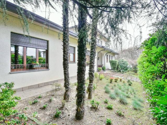 Villa Indipendente in vendita a Cantù, Lombardia
