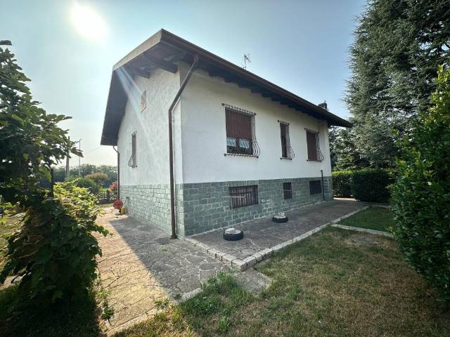 Villa Indipendente in vendita a Cantù, Lombardia