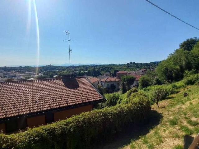 Villa Indipendente in vendita a Villaggio Trieste, Cantù