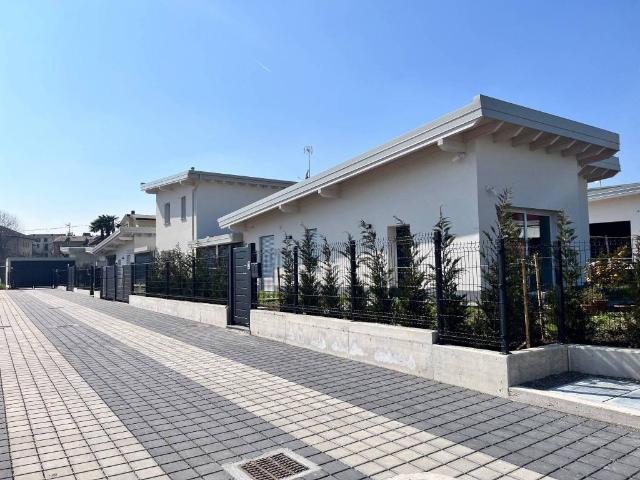 Villa Indipendente in vendita a Villaggio Trieste, Cantù