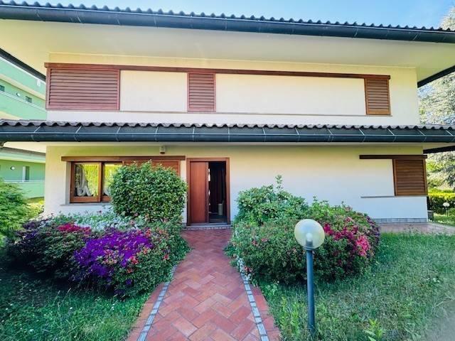 Villa Indipendente in vendita a Villaggio Trieste, Cantù