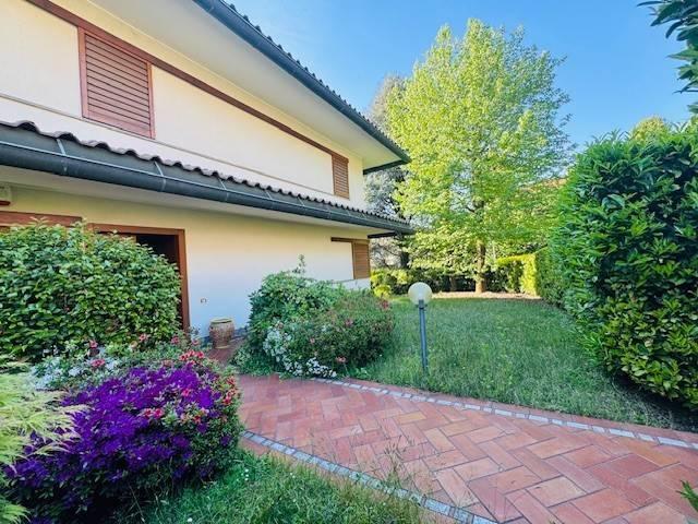 Villa Indipendente in vendita a Villaggio Trieste, Cantù