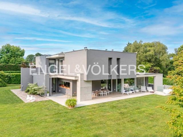 Villa Indipendente in vendita a Cantù, Lombardia