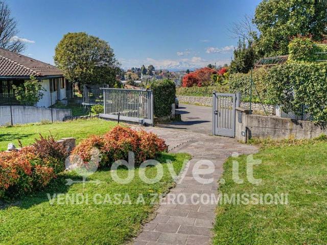 Villa Indipendente in vendita a Fecchio, Cantù