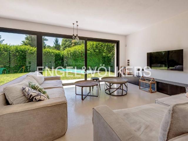 Villa Indipendente in vendita a Cantù, Lombardia