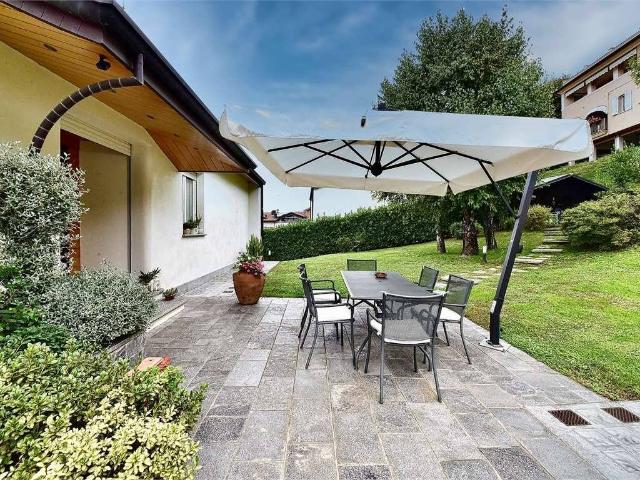 Villa Indipendente in vendita a Fecchio, Cantù