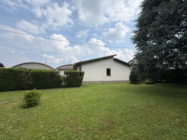 Villa Indipendente in vendita a Cantù, Lombardia