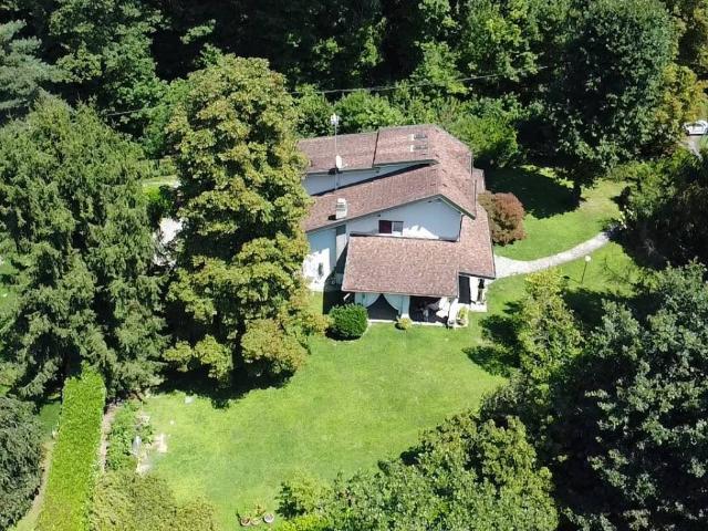Villa Indipendente in vendita a Cantù, Lombardia