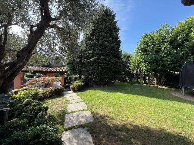 Villa Indipendente in vendita a Cantù, Como