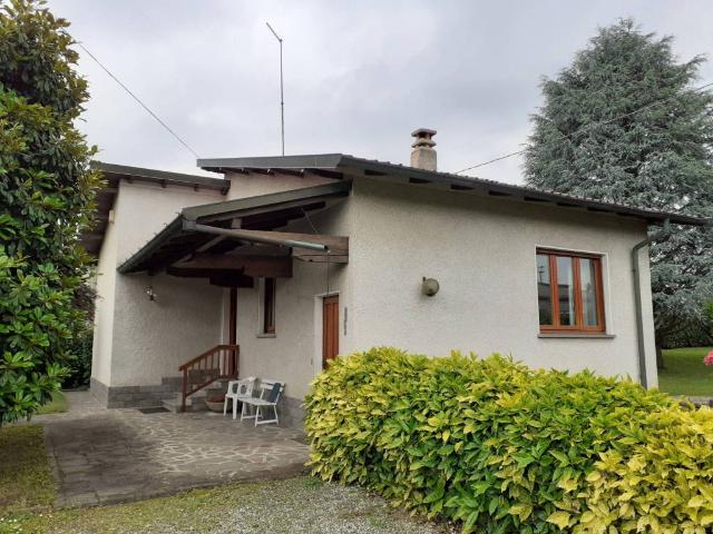 Villa Indipendente in vendita a Cantù, Lombardia