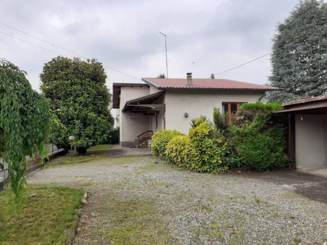 Villa Indipendente in vendita a Cantù, Lombardia