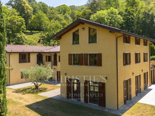 Villa Indipendente in vendita a Canzo, Lombardia