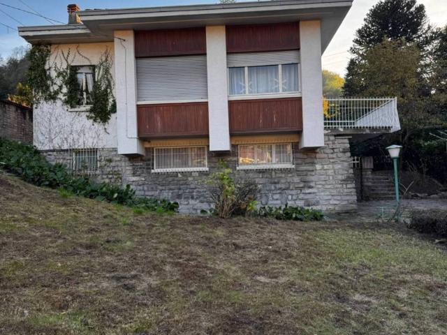 Villa Indipendente in vendita a Caravaggio, Canzo