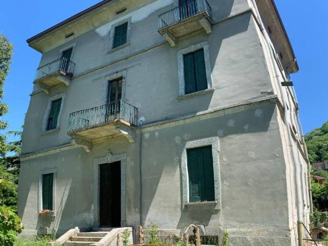 Villa Indipendente in vendita a Caravaggio, Canzo