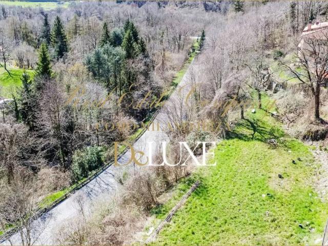 Villa Indipendente in vendita a Canzo, Lombardia